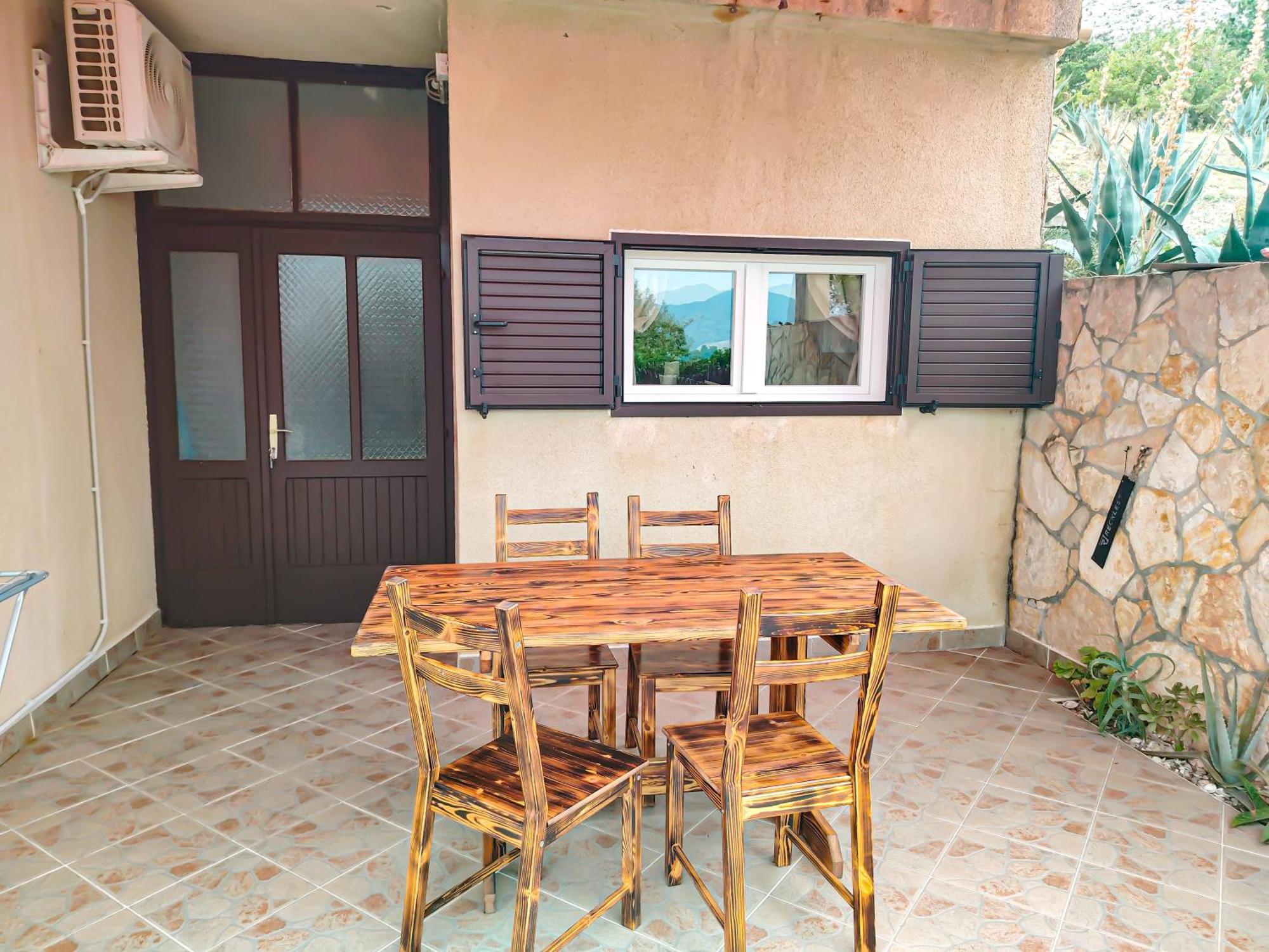 Mila Pet Friendly House With Private Place On The Apartment Pag Town